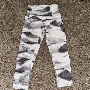 Zella Activewear dark grey and white cropped leggings